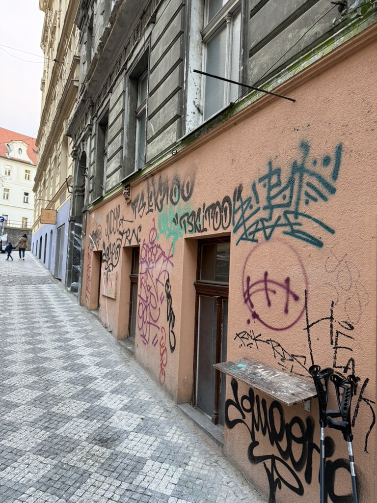Masážní studio, Praha 2 — před